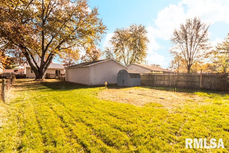 1917 Chicory Road Pekin, IL 61554 - Photo 39 of 41 Gallery Image 39