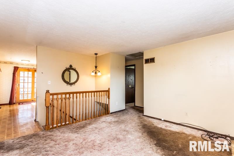 1917 Chicory Road Pekin, IL 61554 - Photo 4 of 41 Gallery Image 4