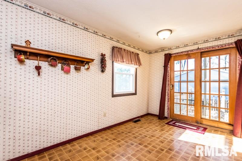 1917 Chicory Road Pekin, IL 61554 - Photo 9 of 41 Gallery Image 9