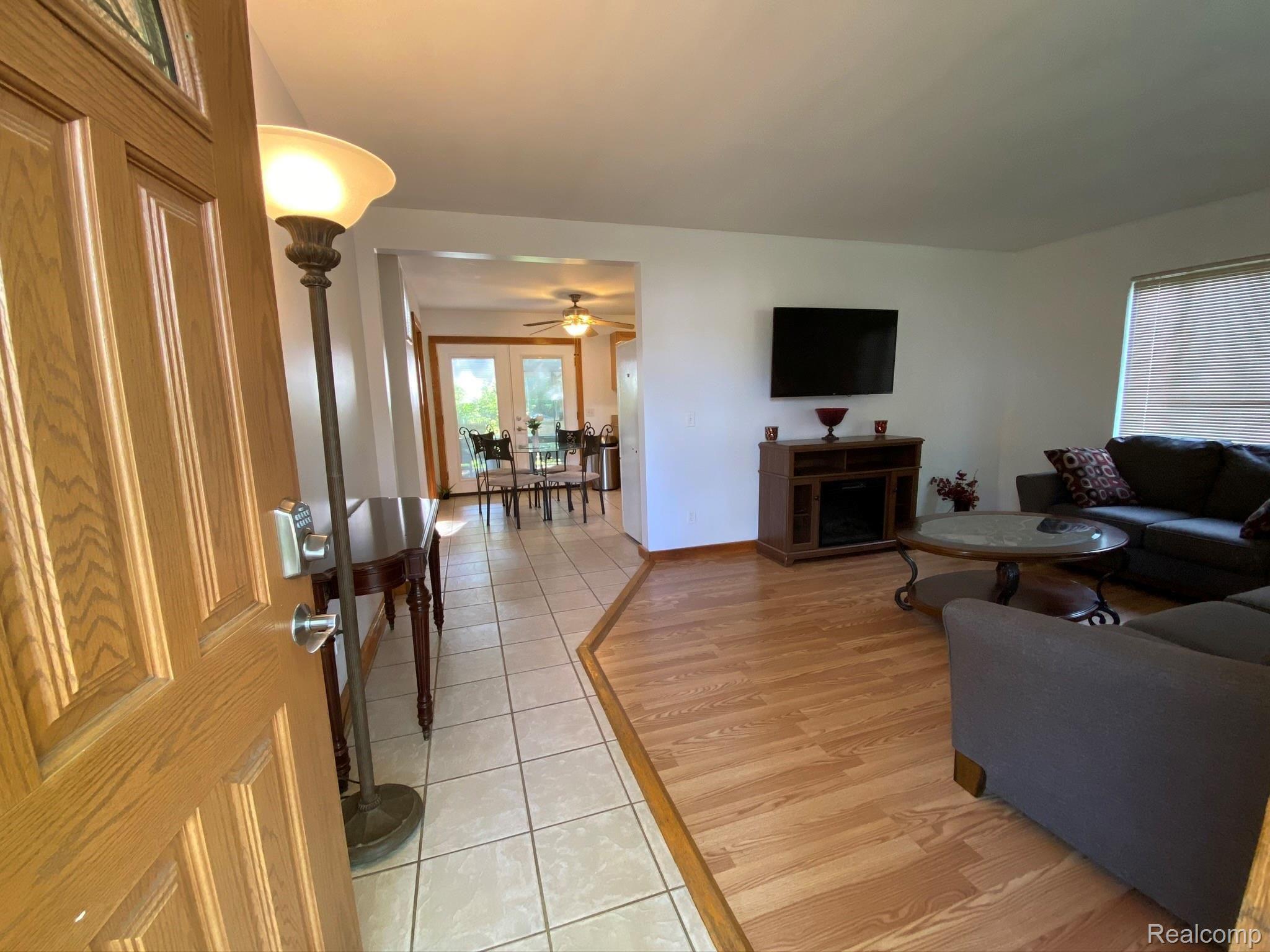 5150 Warmbriar Road White Lake, MI 48383 - Photo 9 of 34 IMG_4328.JPEG