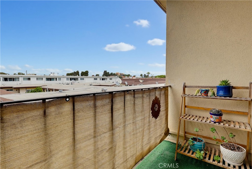 8738 Delgany Avenue, Unit 301 Playa del Rey, CA 90293 - Photo 26 of 32 Gallery Image 26