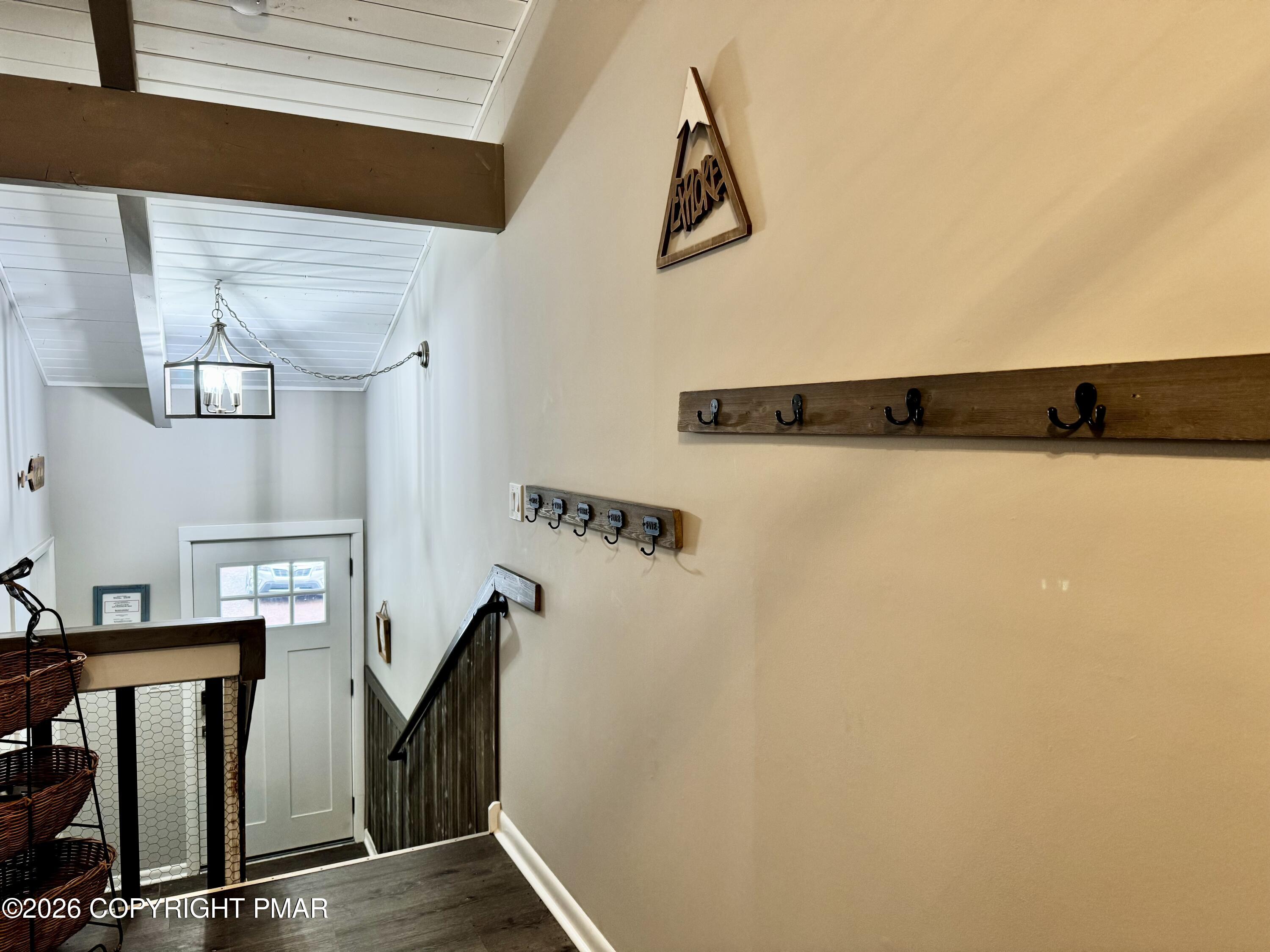 9 Sassafras Road Lake Harmony, PA 18624 - Photo 3 of 35