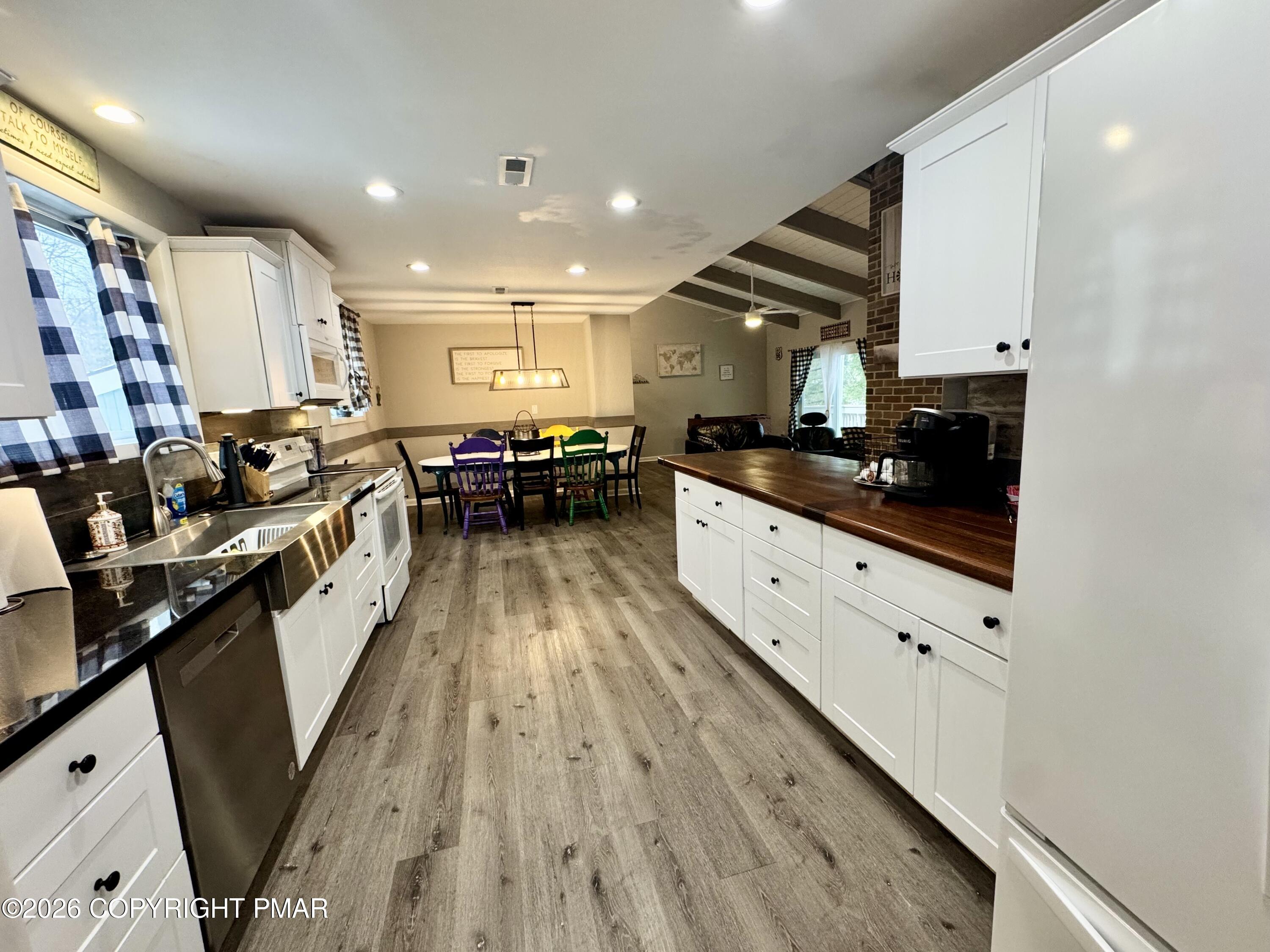 9 Sassafras Road Lake Harmony, PA 18624 - Photo 10 of 35 a kitchen with granite countertop lots of counter top space