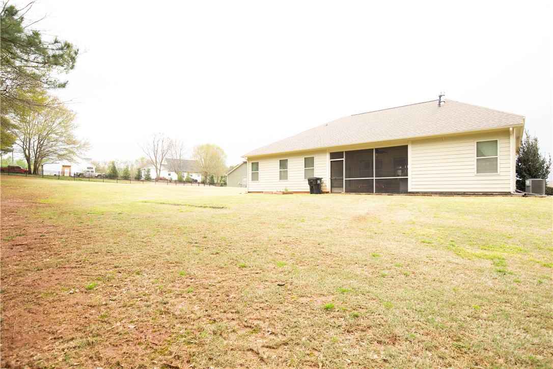 204 Meadows Edge Court Anderson, SC 29621 - Photo 4 of 43