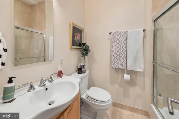 $1,525 | 1810 Spruce Street, Unit 3F, Philadelphia, PA 19103