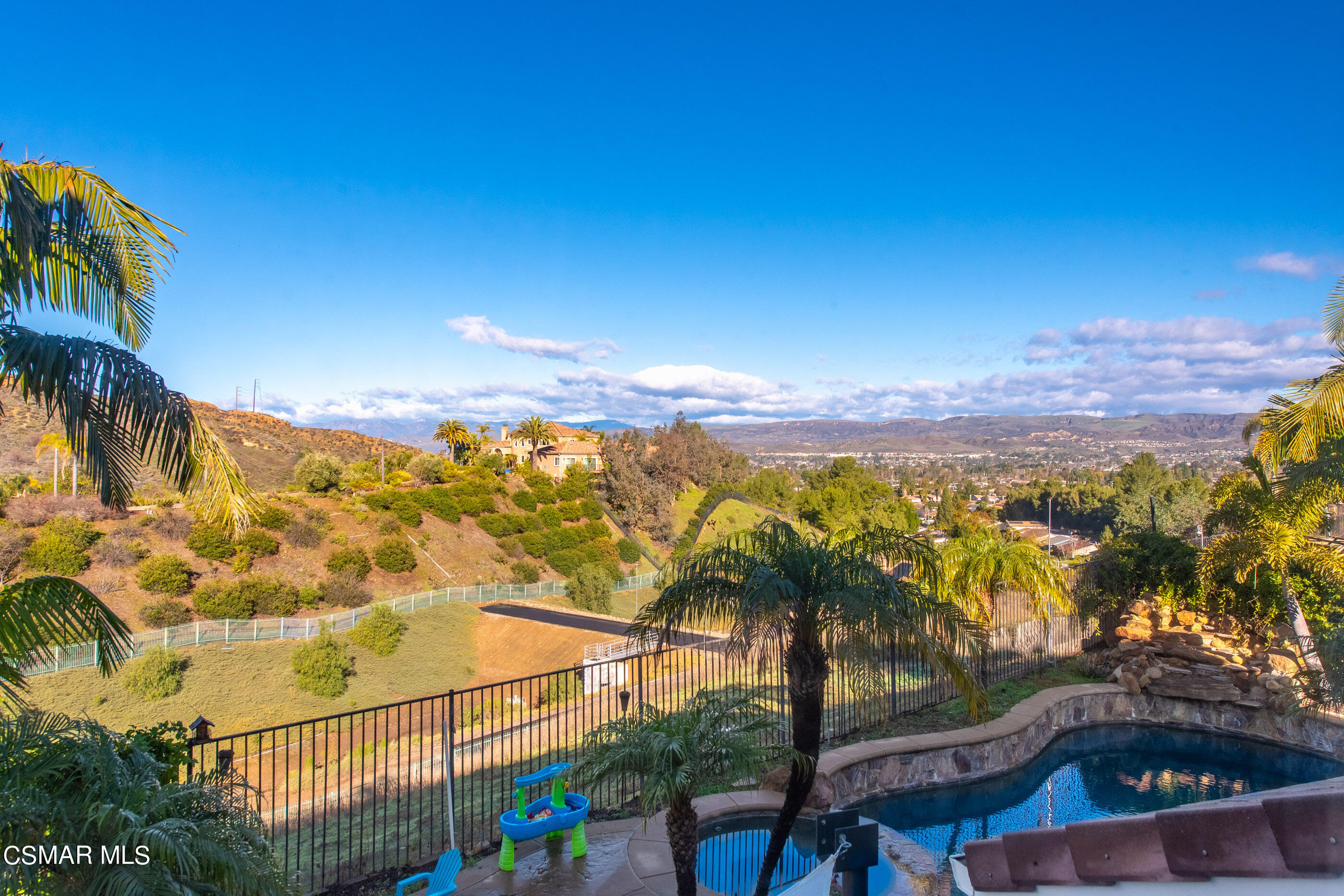 1997 Arielle Lane Simi Valley, CA 93065 - Photo 30 of 54 1997 Arielle Ln Simi Valley-31