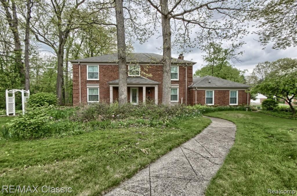 4424 Patrick Road West Bloomfield, MI 48322 - Photo 2 of 28 Front.jpg