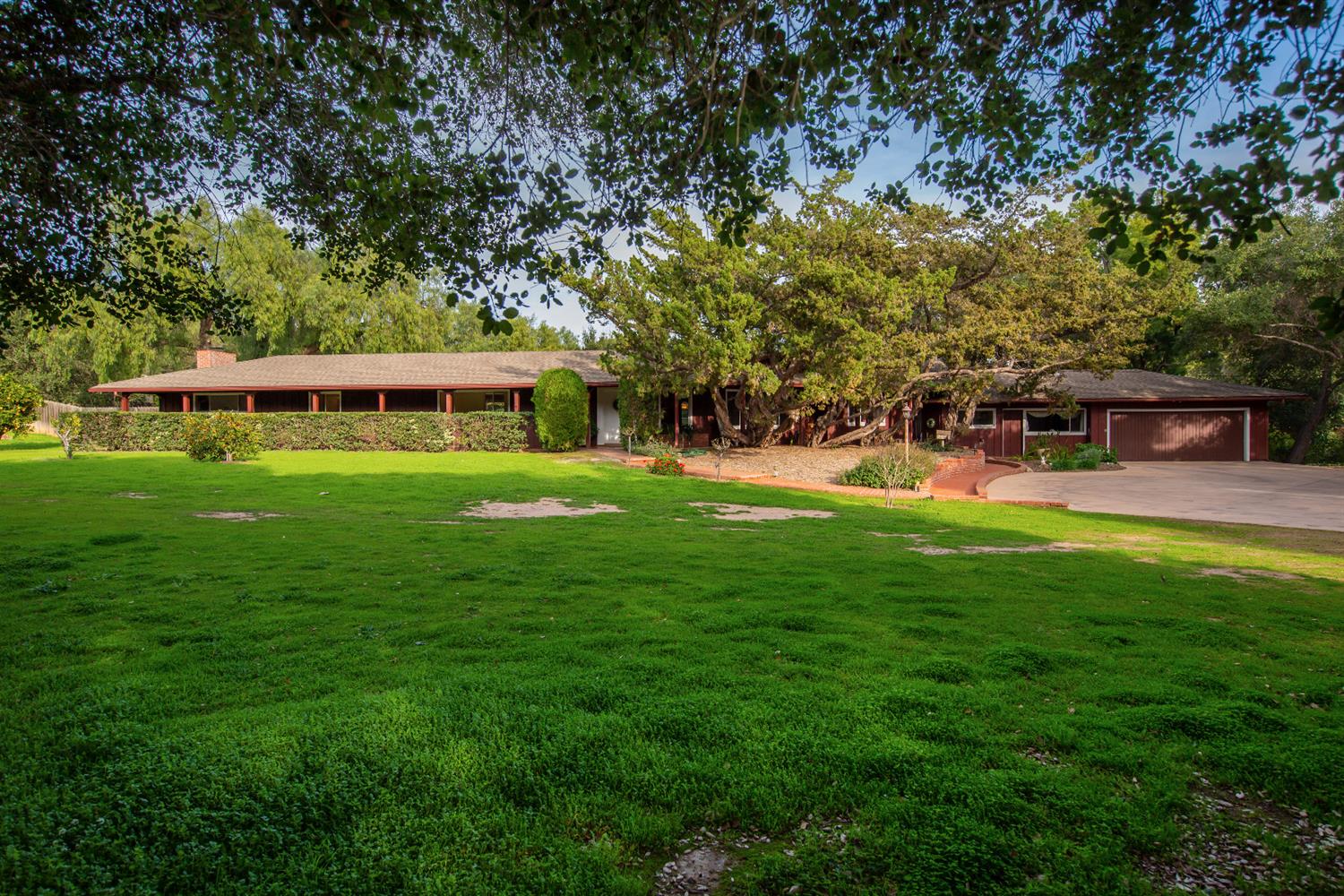 412 Del Norte Road Ojai, CA 93023 - Photo 3 of 36 Gallery Image 3