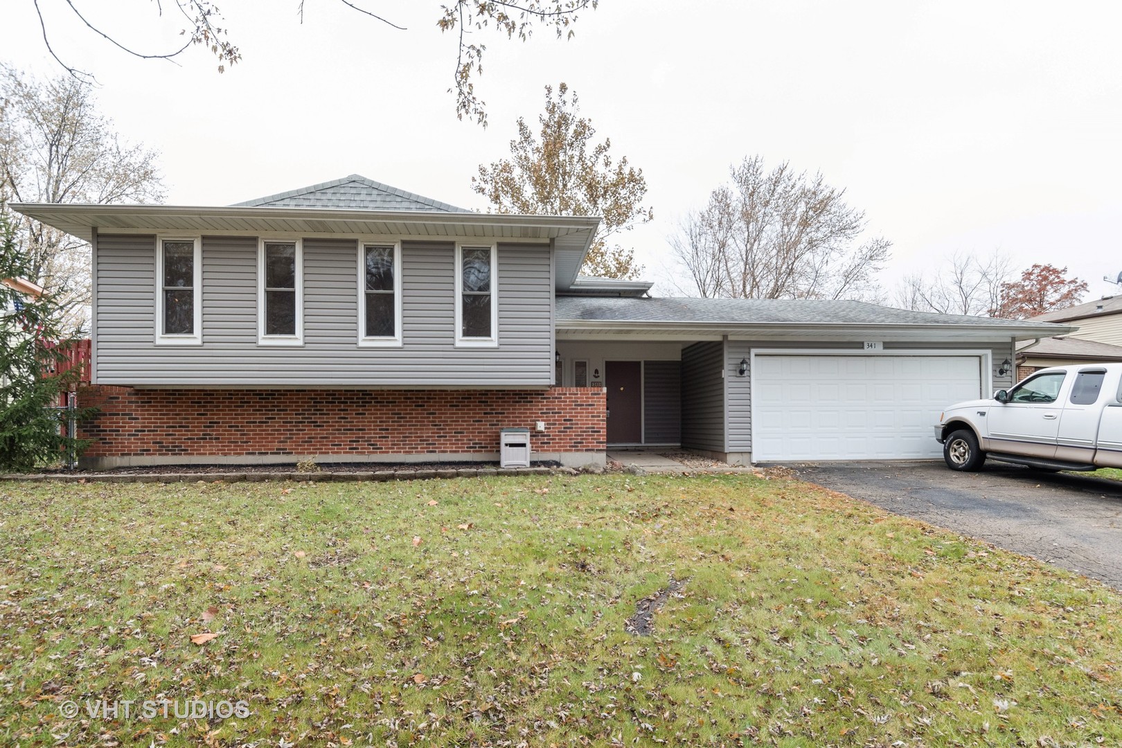 341 North Pinecrest Road Bolingbrook, IL 60440 - Photo 1 of 10