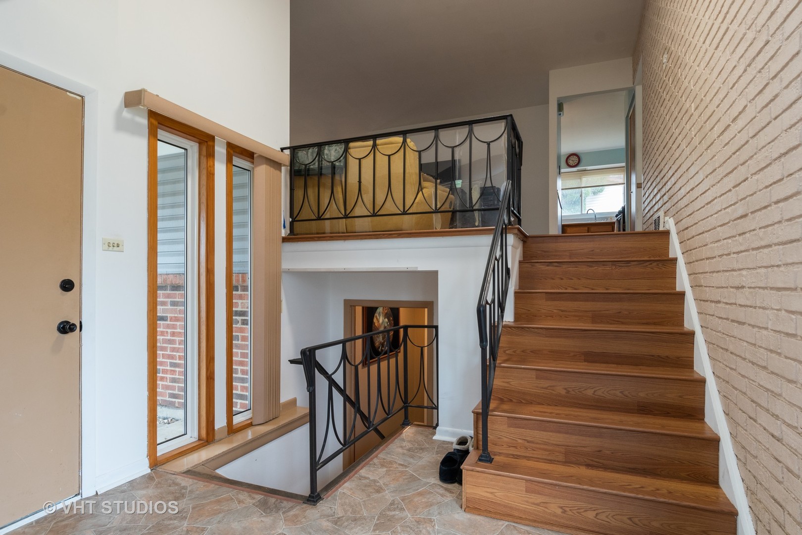 341 North Pinecrest Road Bolingbrook, IL 60440 - Photo 2 of 10