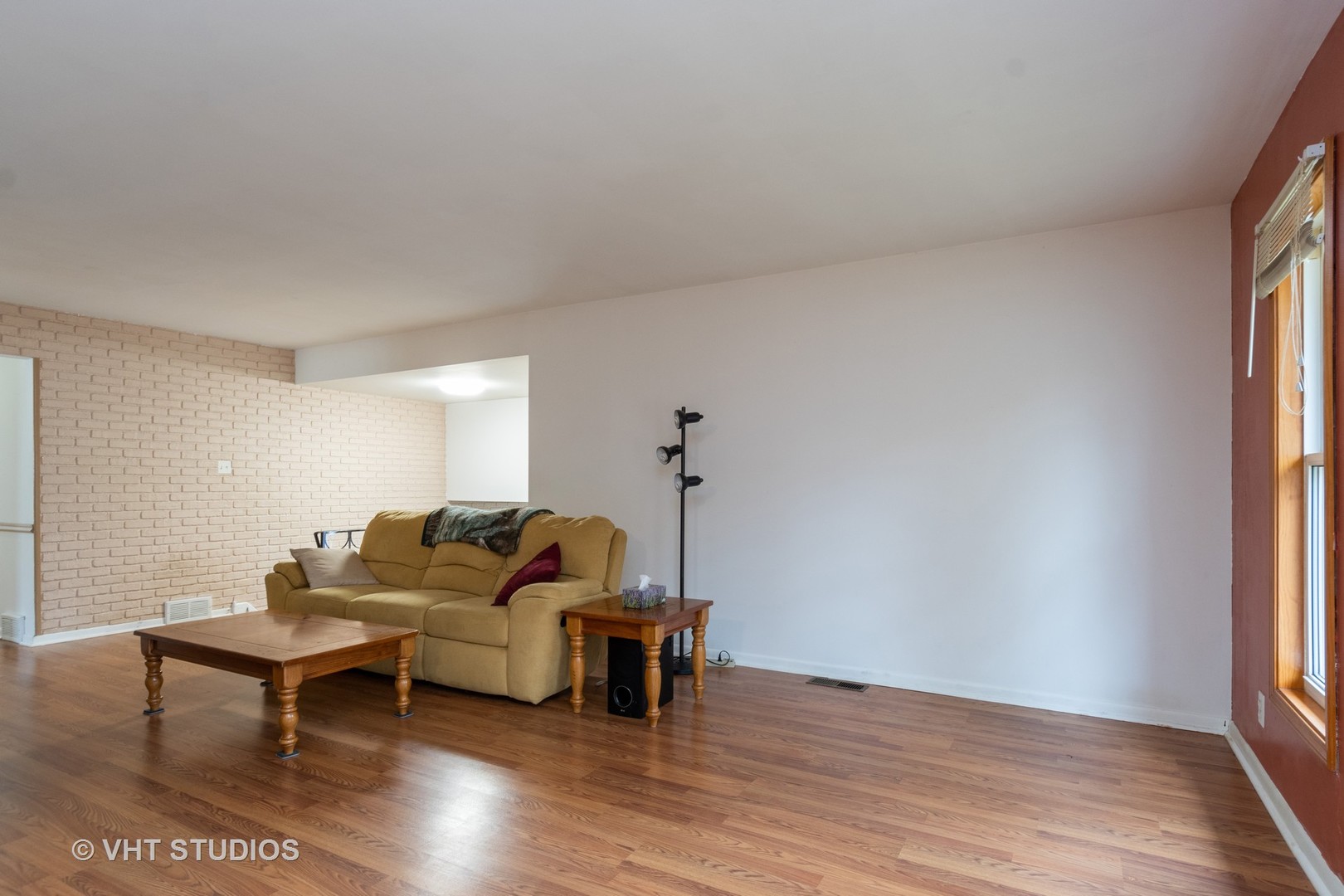 341 North Pinecrest Road Bolingbrook, IL 60440 - Photo 4 of 10