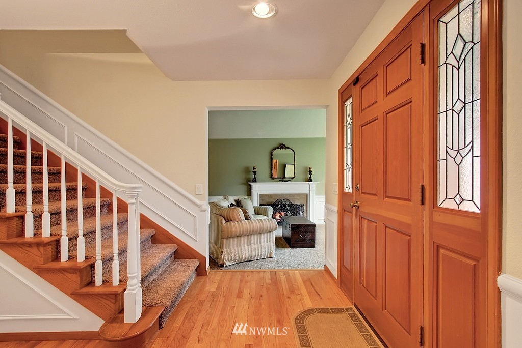 6414 136th Place Southwest Edmonds, WA 98026 - Photo 2 of 15 Gallery Image 2