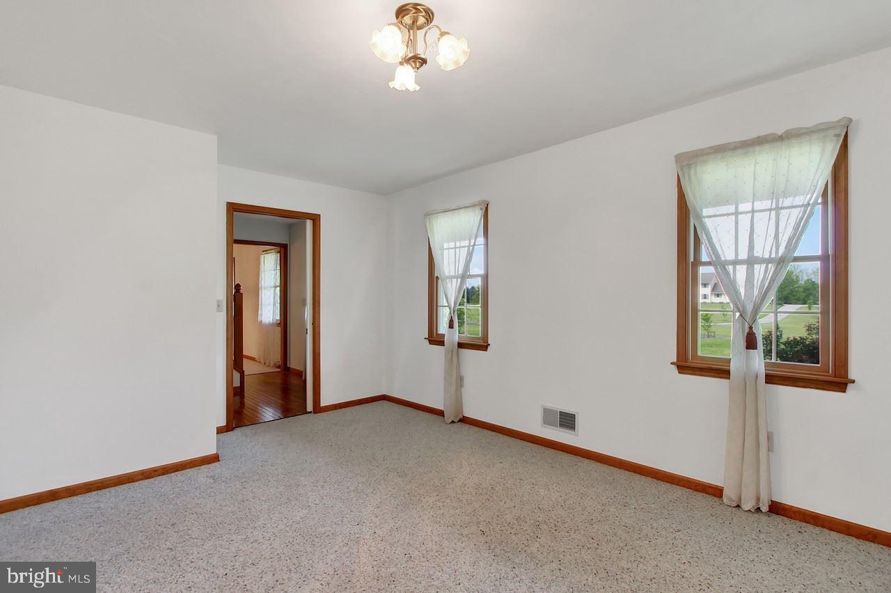 655 Teeter Road Littlestown, PA 17340 - Photo 3 of 26