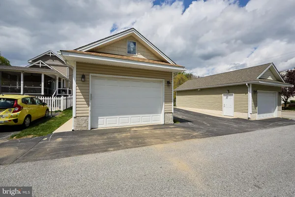 $4,000 | 423 North Orange Street, Media, PA 19063