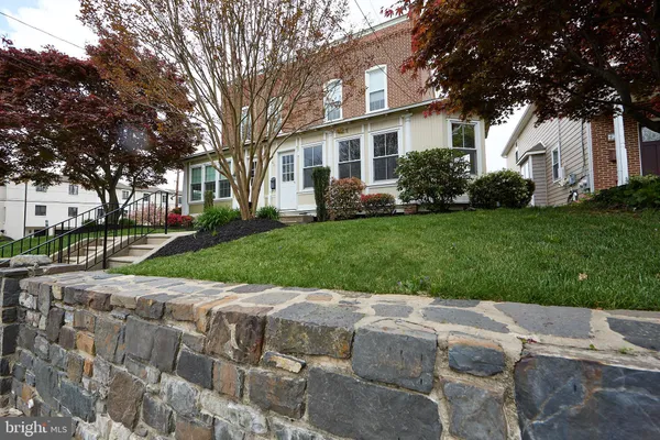 $4,000 | 423 North Orange Street, Media, PA 19063