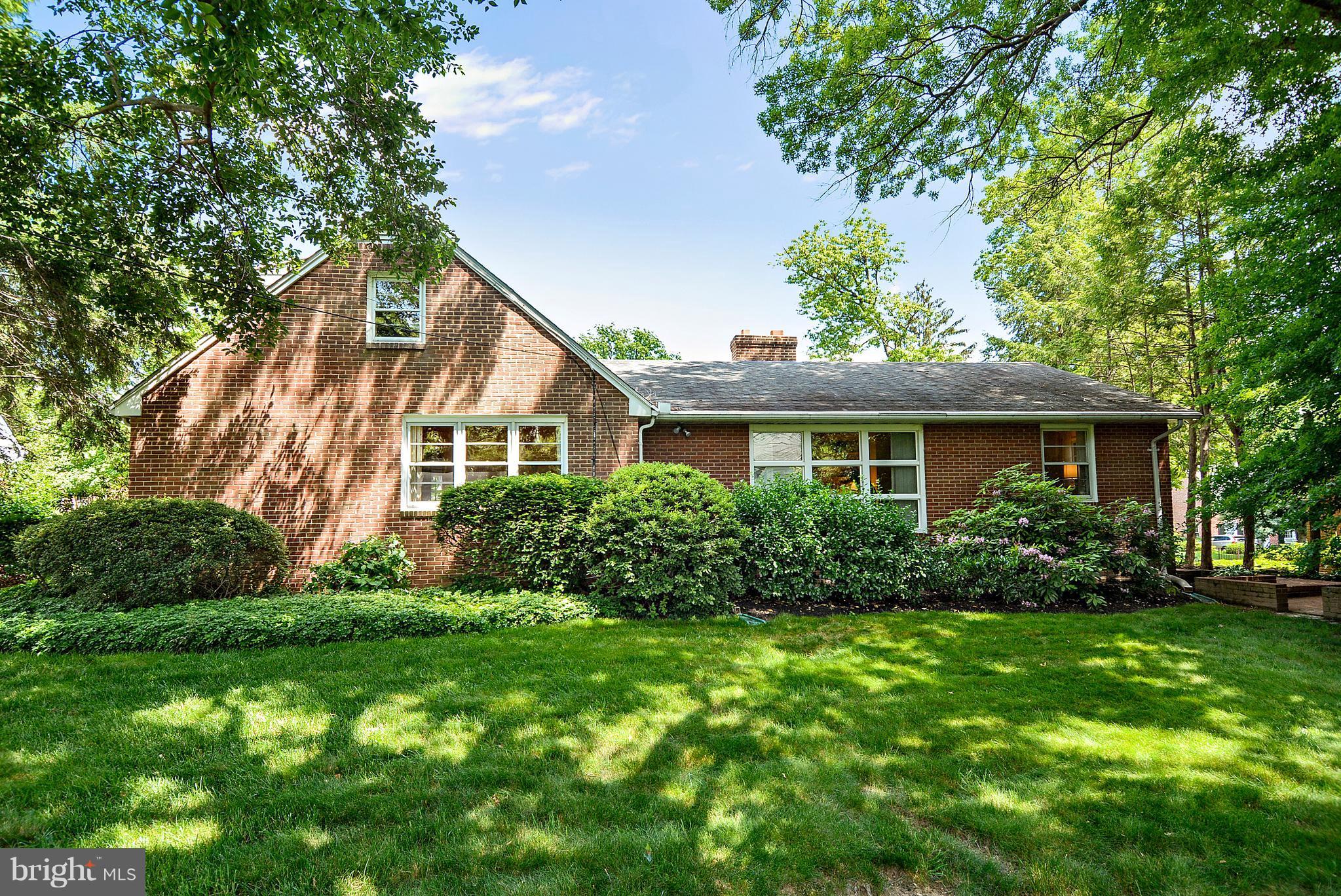 7006 Copeleigh Road Baltimore, MD 21212 - Photo 3 of 26 85 ft wide, tree shaded rear yard with brick patio