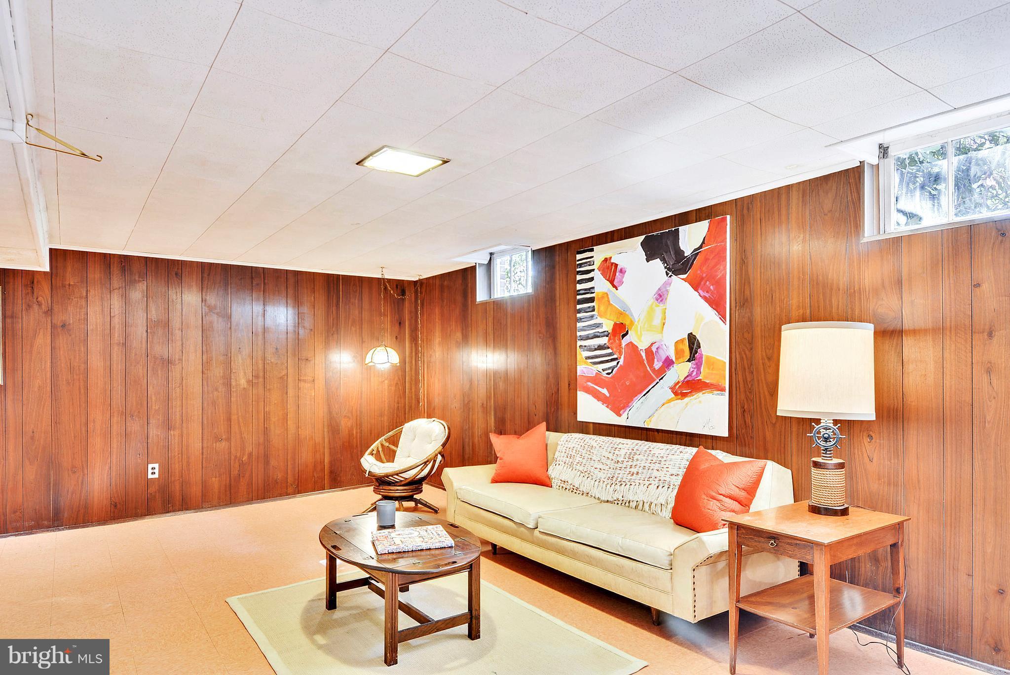 7006 Copeleigh Road Baltimore, MD 21212 - Photo 22 of 26 Bright, windowed Club-room in excellent condition.