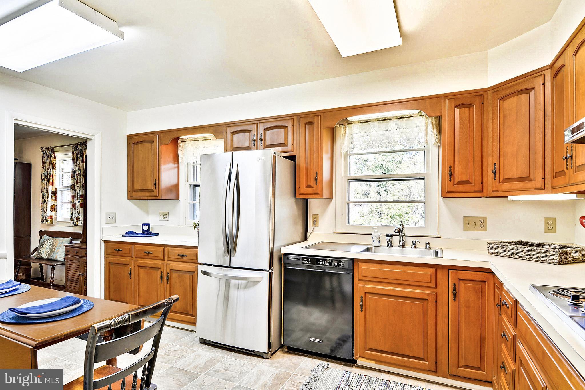7006 Copeleigh Road Baltimore, MD 21212 - Photo 7 of 26 Fully equipped, eat in kitchen