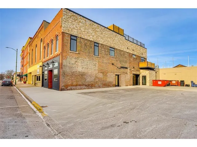 $959,000 | 119 South Washington Street, Lake City, MN 55041