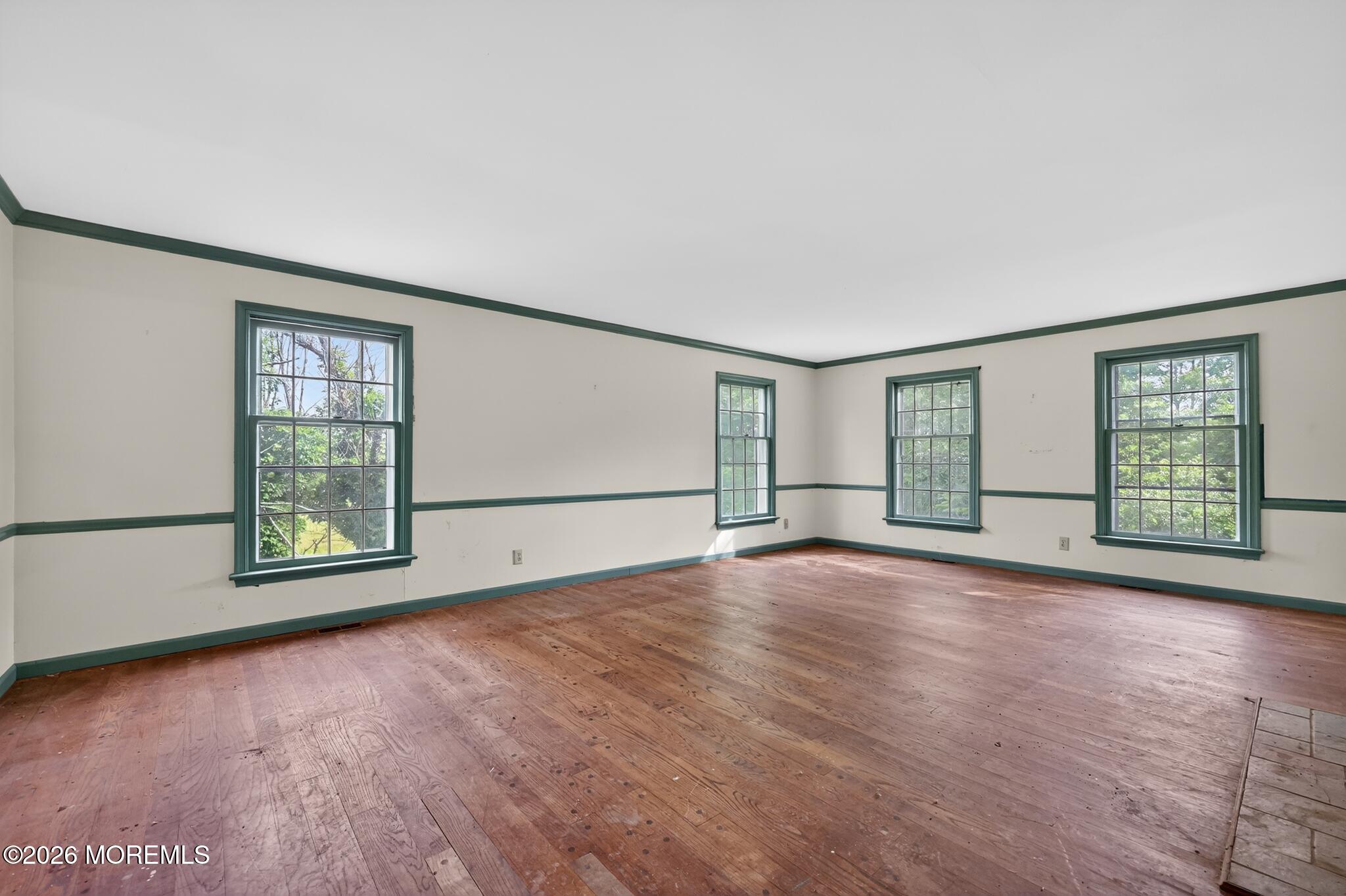 189 Province Line Road Allentown, NJ 08501 - Photo 19 of 40 19_189_Province_Line_Rd-Living_room-9938