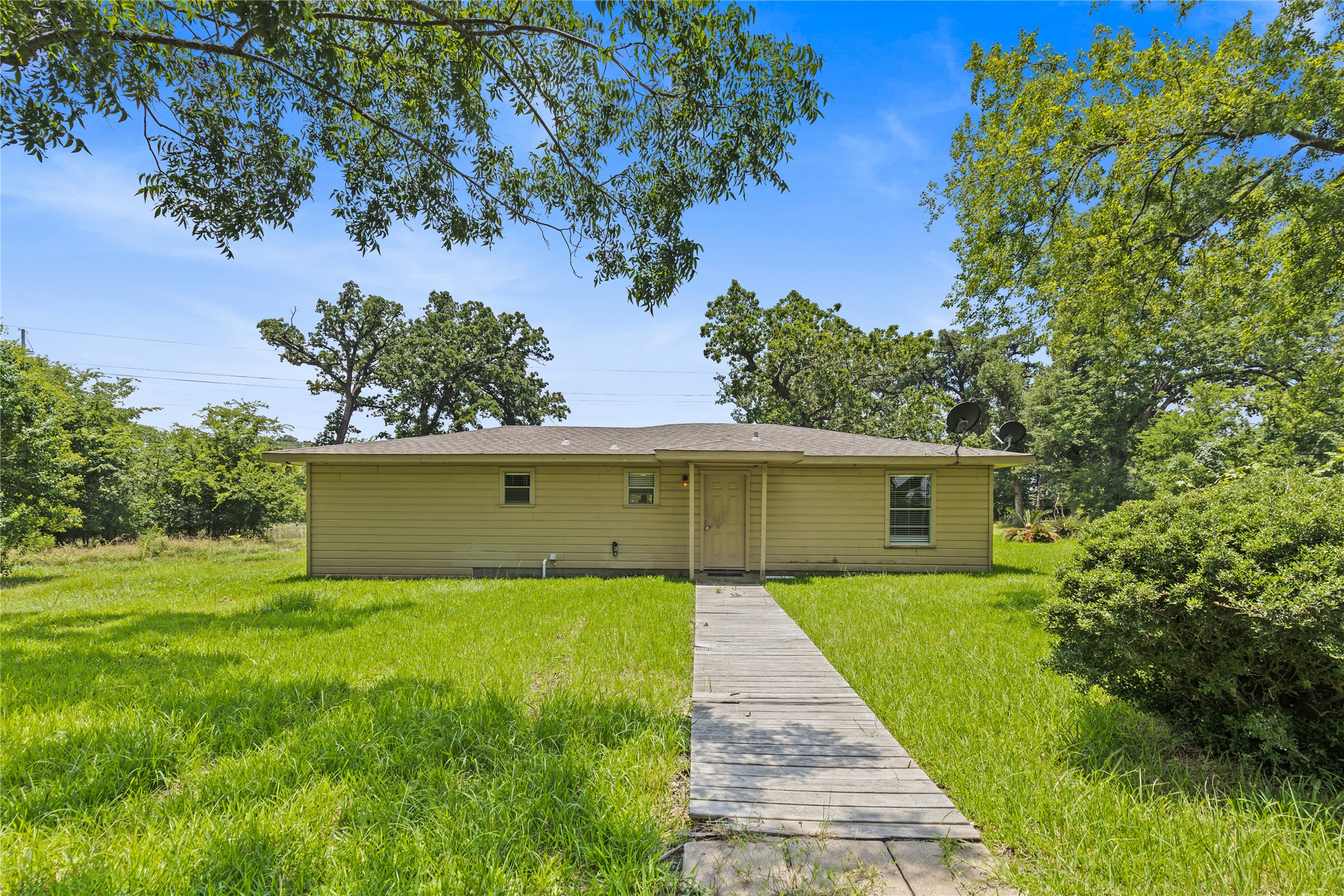 10973 Longstreet Road Willis, TX 77318 - Photo 5 of 40