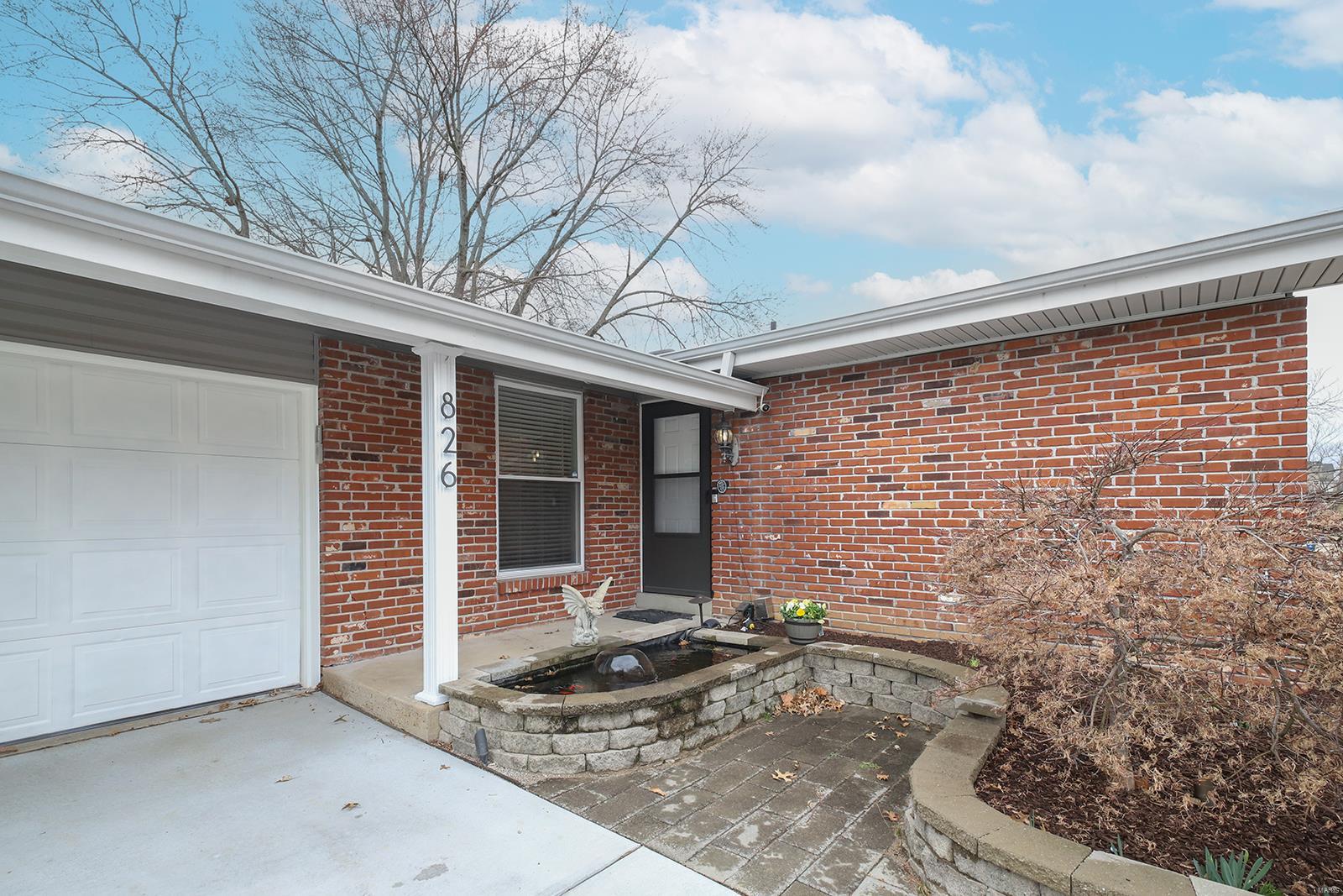 826 Village Meadow Drive Ballwin, MO 63021 - Photo 2 of 32