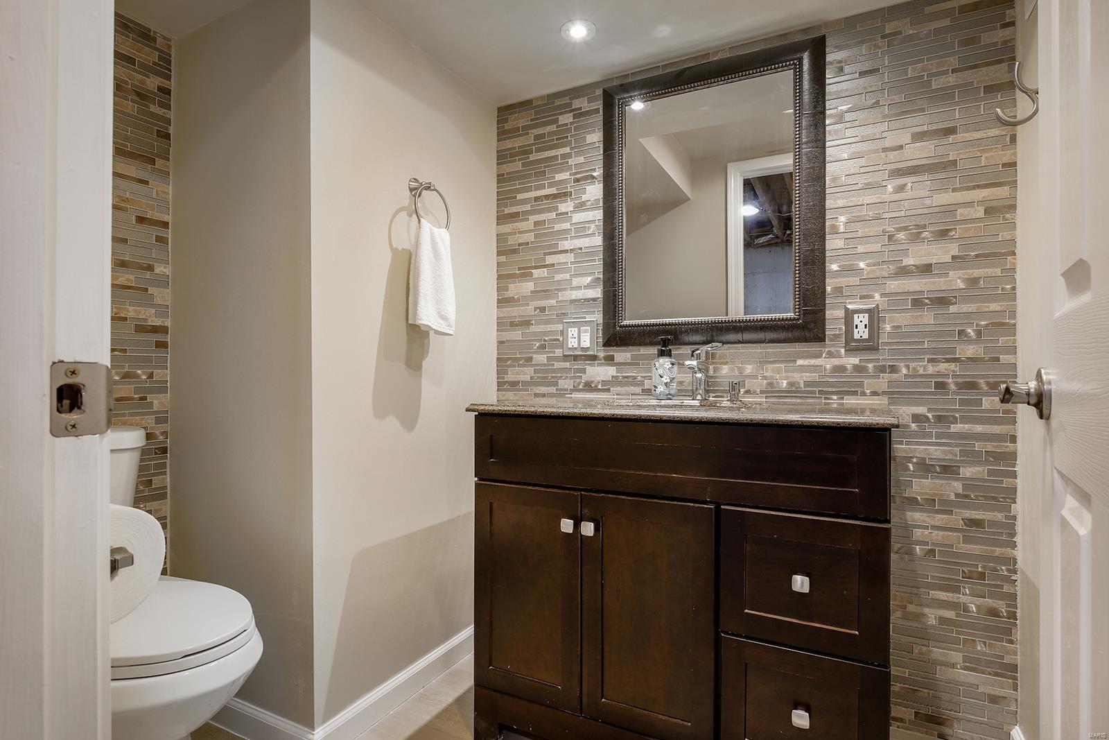 826 Village Meadow Drive Ballwin, MO 63021 - Photo 23 of 32