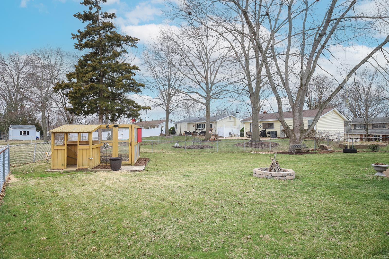 826 Village Meadow Drive Ballwin, MO 63021 - Photo 25 of 32