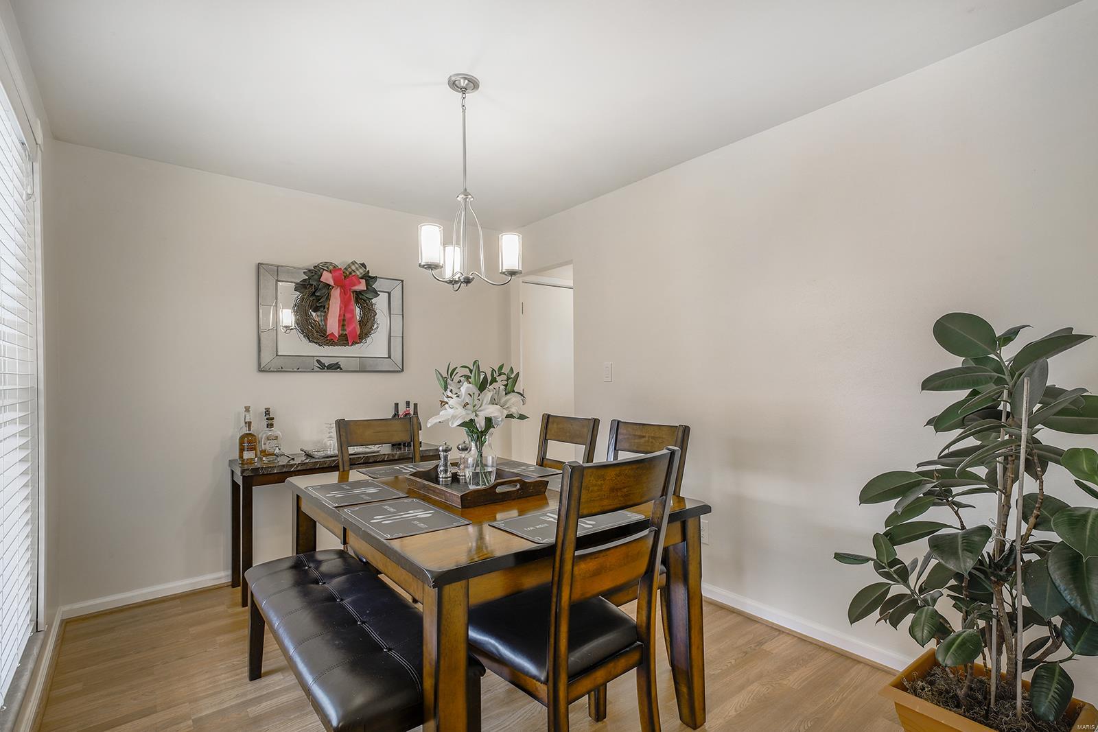 826 Village Meadow Drive Ballwin, MO 63021 - Photo 6 of 32