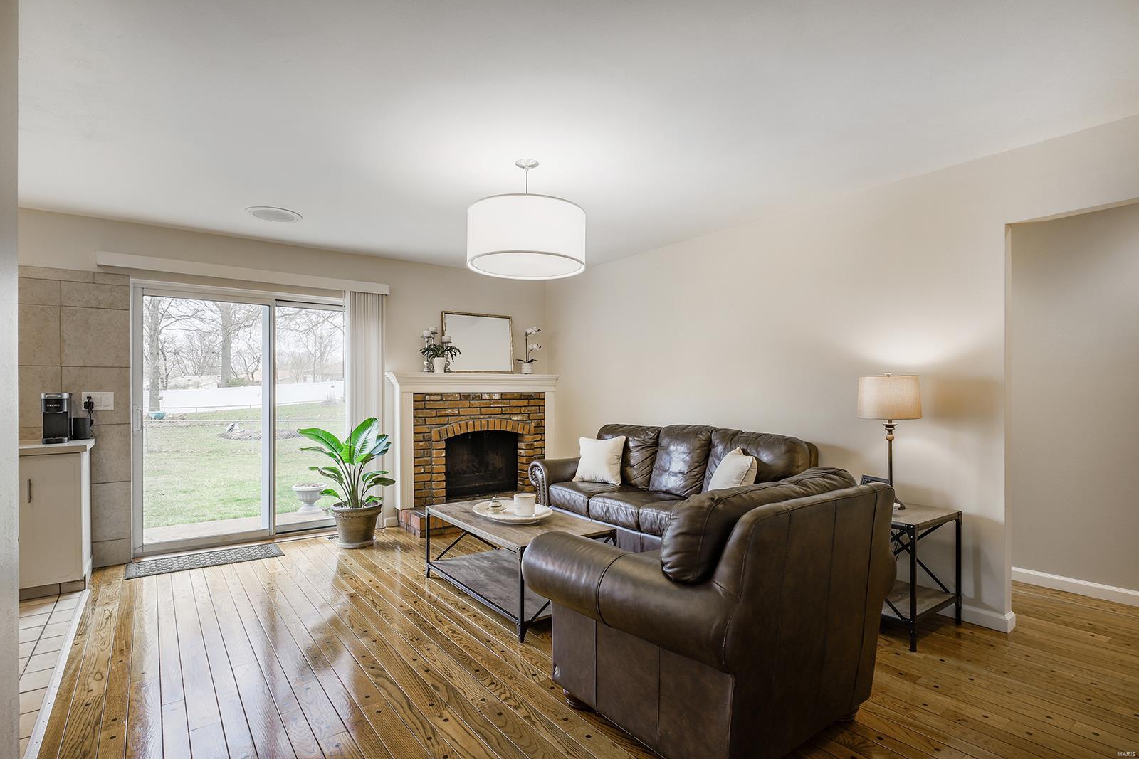 826 Village Meadow Drive Ballwin, MO 63021 - Photo 8 of 32