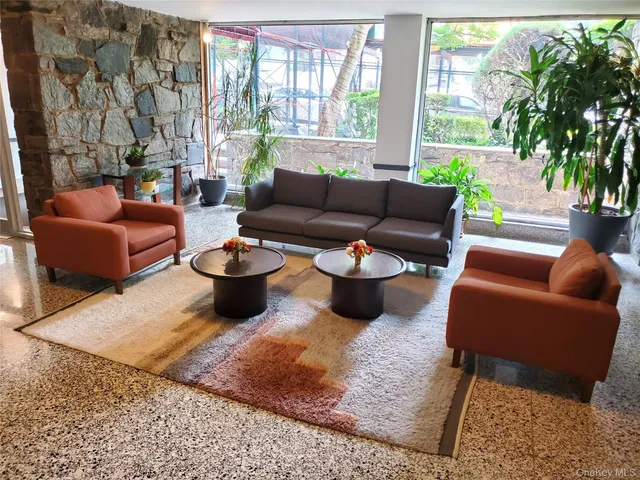 $275,000 | 47-27 Little Neck Parkway, Unit 4G | Little Neck