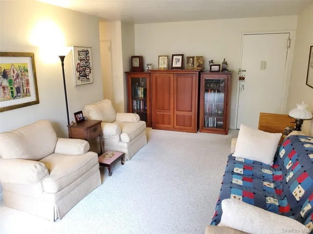 $275,000 | 47-27 Little Neck Parkway, Unit 4G | Little Neck