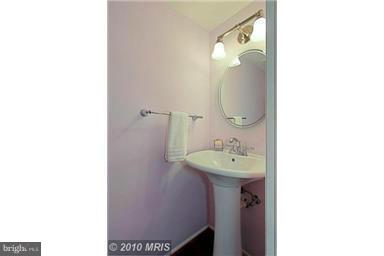 8353 Moline Place Springfield, VA 22153 - Photo 13 of 16 Bath 1/2 main level