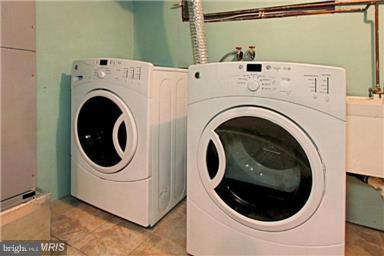 8353 Moline Place Springfield, VA 22153 - Photo 15 of 16 laundry