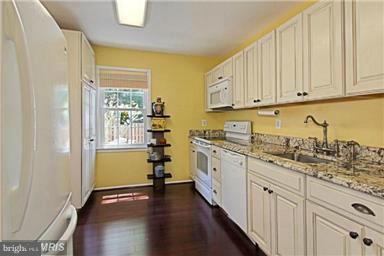 8353 Moline Place Springfield, VA 22153 - Photo 5 of 16 Kitchen