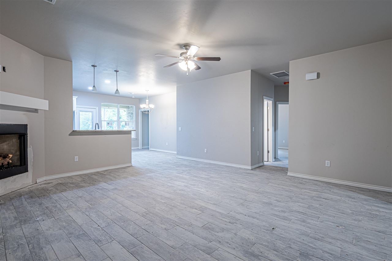 411 Grove Street Perry, OK 73077 - Photo 3 of 22 Gallery Image 3