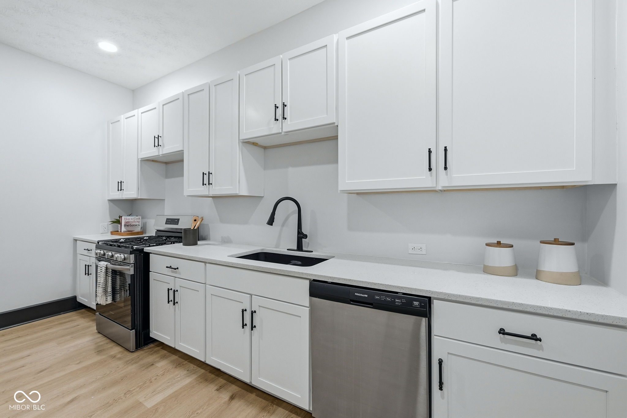 3752 Ruckle Street Indianapolis, IN 46205 - Photo 17 of 45