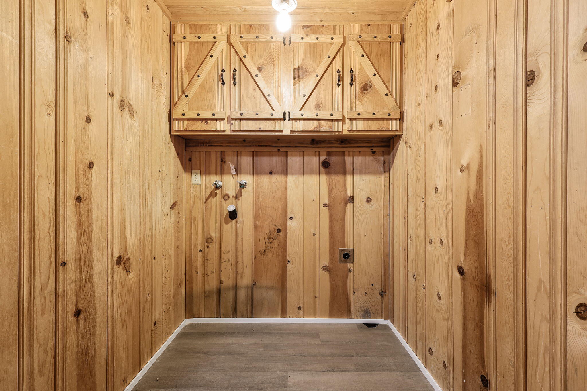 8238 Starlite Pines Road Shingletown, CA 96088 - Photo 25 of 25 a view of a entryway with wooden floor