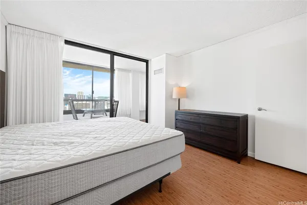 $2,800 | 430 Lewers Street, Unit 3005, Honolulu, HI 96815