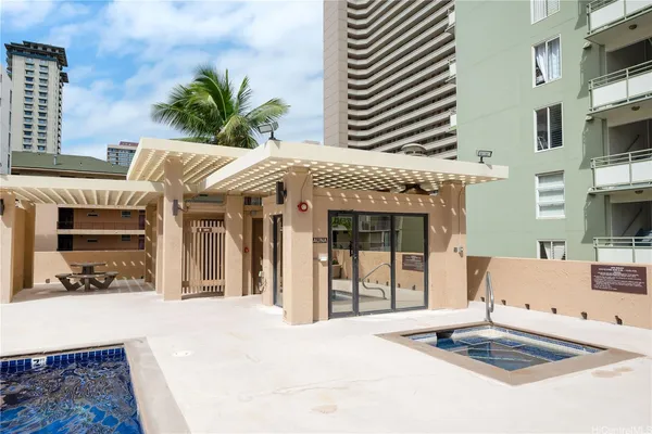 $2,800 | 430 Lewers Street, Unit 3005, Honolulu, HI 96815