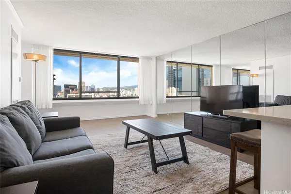 $2,800 | 430 Lewers Street, Unit 3005, Honolulu, HI 96815