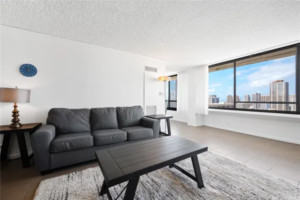 $2,800 | 430 Lewers Street, Unit 3005, Honolulu, HI 96815