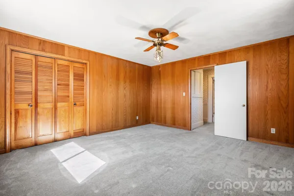 $305,000 | 3335 25th Avenue Northeast, Hickory, NC 28601