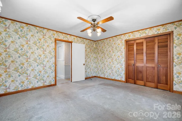 $305,000 | 3335 25th Avenue Northeast, Hickory, NC 28601