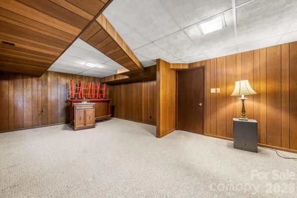 $305,000 | 3335 25th Avenue Northeast, Hickory, NC 28601