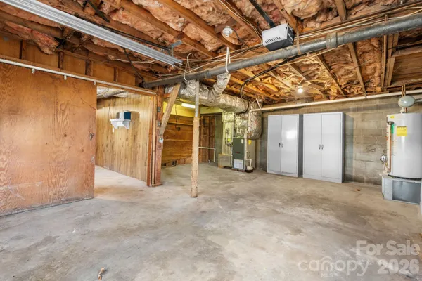 $305,000 | 3335 25th Avenue Northeast, Hickory, NC 28601