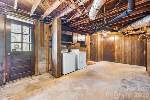 $305,000 | 3335 25th Avenue Northeast, Hickory, NC 28601