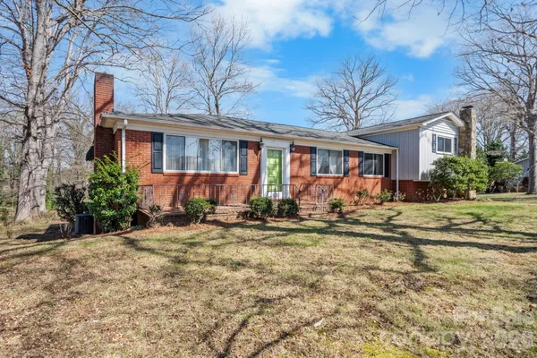 $305,000 | 3335 25th Avenue Northeast, Hickory, NC 28601