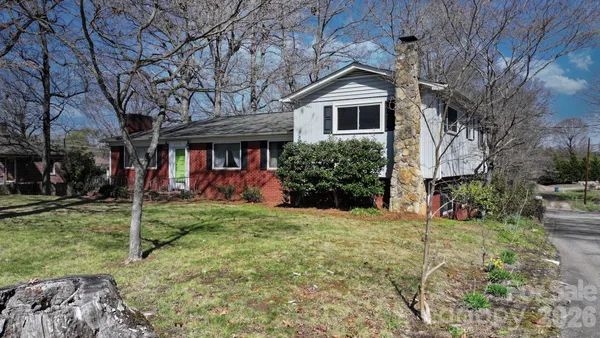 $305,000 | 3335 25th Avenue Northeast, Hickory, NC 28601