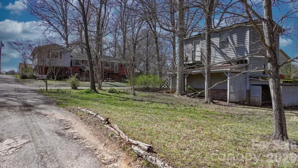 $305,000 | 3335 25th Avenue Northeast, Hickory, NC 28601